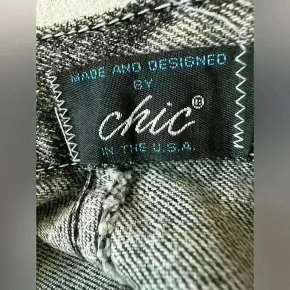 Vintage Chic Acid Wash High Waisted Mom Jeans Size 28, inseam 28 - Picture 11 of 12